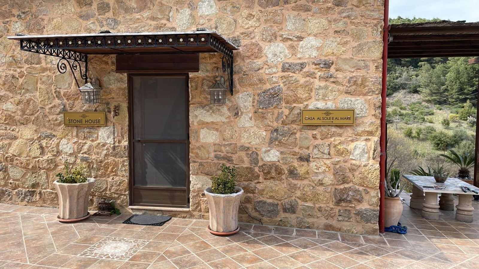 הוילה נאה רודה Stonehouse & Casa Al Sole E Al Mare מראה חיצוני תמונה